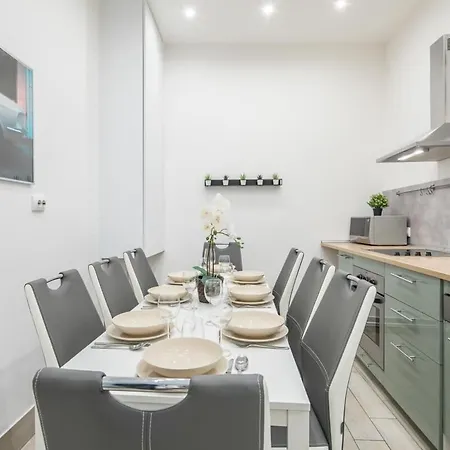 Apartment Full Comfort, 4 Bedrooms In The Heart Of The