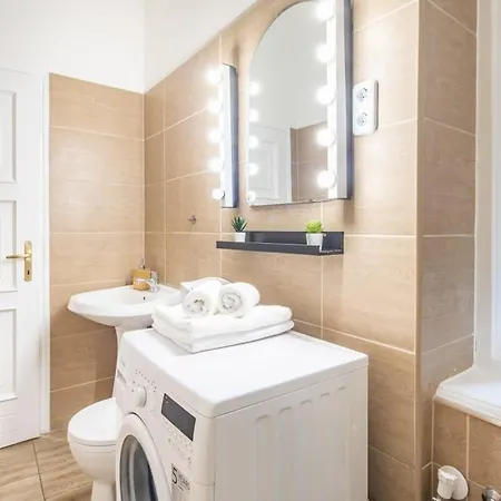 Full Comfort, 4 Bedrooms In The Heart Of The