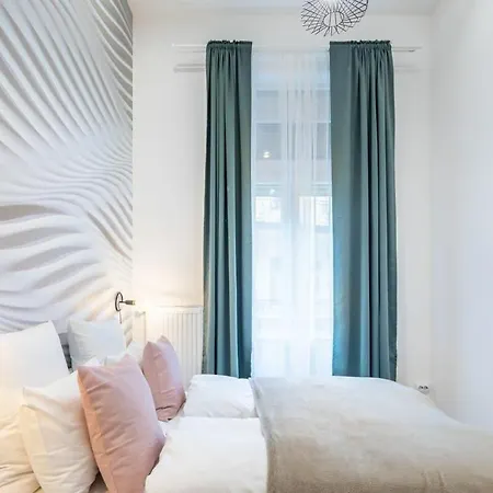 Full Comfort, 4 Bedrooms In The Heart Of The Apartment Budapest