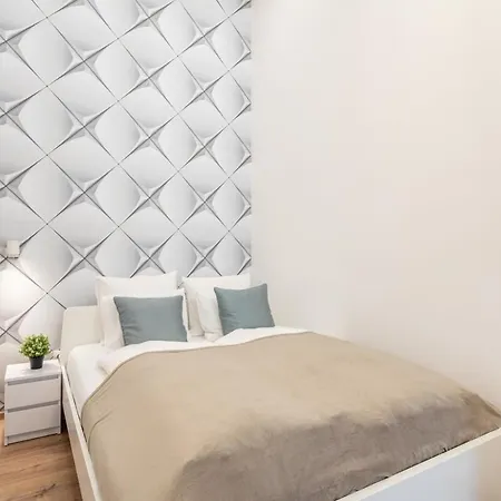 Full Comfort, 4 Bedrooms In The Heart Of The Budapest