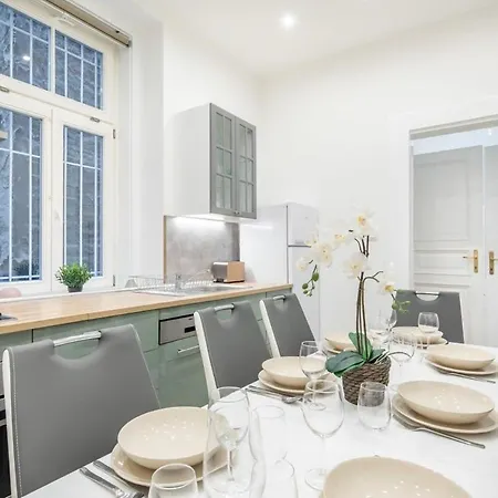 Full Comfort, 4 Bedrooms In The Heart Of The Apartment